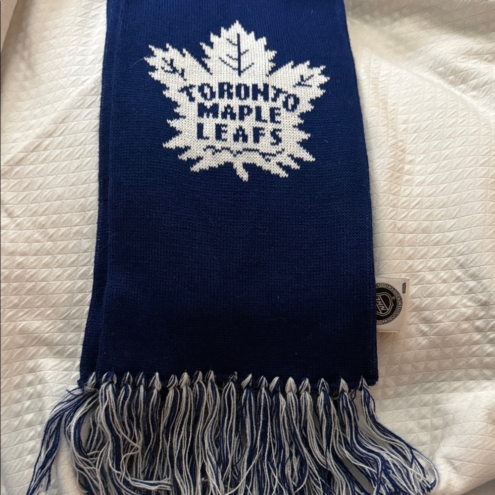 Official NHL Toronto Maple Leafs Knit Scarf Blue & White Like New - Picture 5 of 10